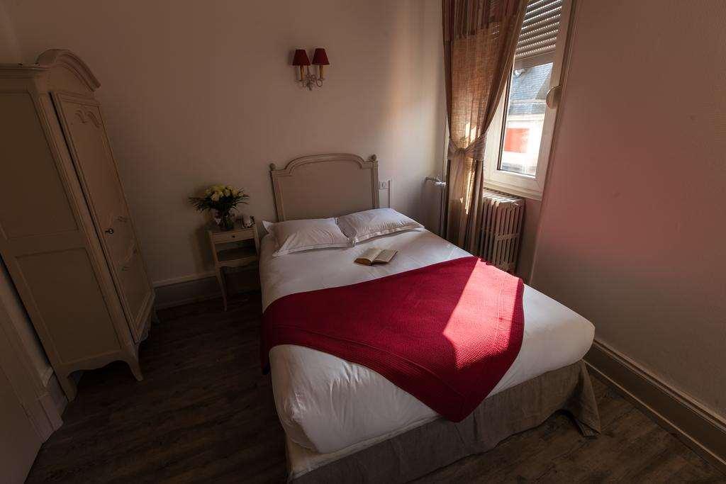 Brit Hotel Bristol Montbeliard Centre Room photo